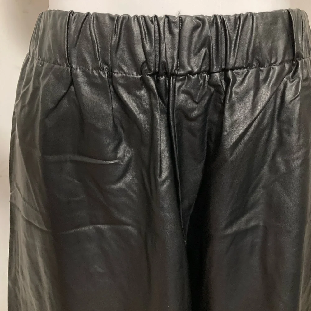 COPY - NWT Faux Leather Wonens skirt SZ L - Picture 4 of 4